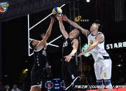 米兰体育亚洲官网-篮球联赛中球队实力相当，赛事悬念迭起