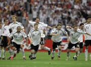 米兰体育官网登录网址-德国队在激烈的比赛中晋级欧洲杯决赛