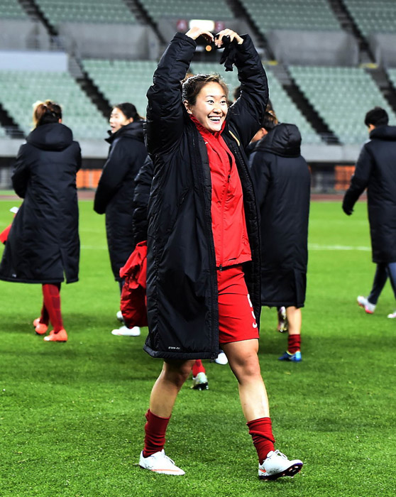 关于精神抖擞!女足队员拼尽全力的信息 关于精神抖擞!女足队员拼尽全力的信息