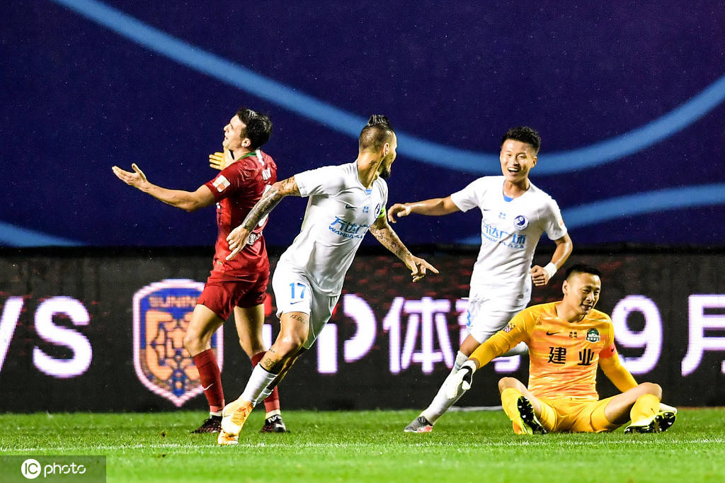 河南建业主场大胜,稳固中游位置 河南建业主场大胜,稳固中游位置