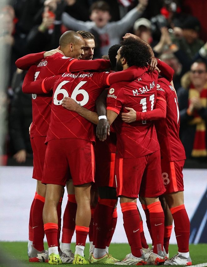 利物浦领先积分榜,稳坐榜首位置 利物浦领先积分榜,稳坐榜首位置