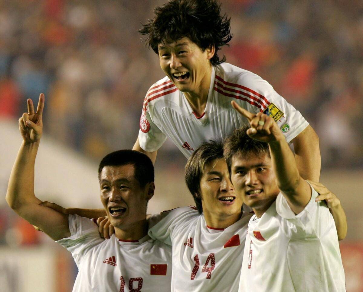 两支中国足球俱乐部的精彩对手