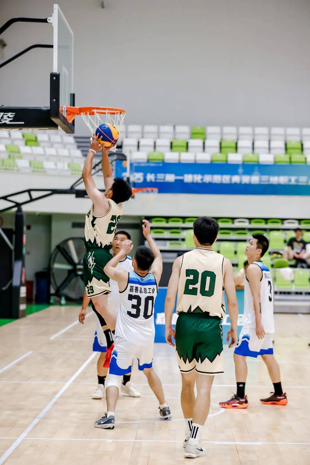 球员工会呼吁提高篮球比赛的安全措施