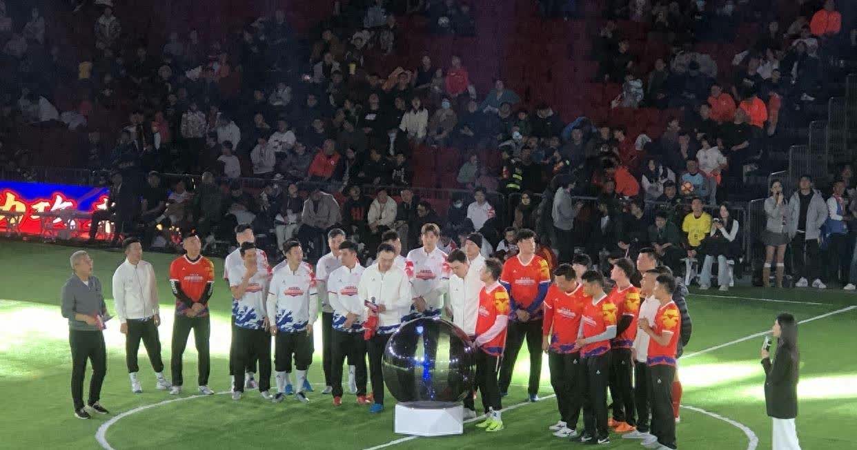 本周末国内足球场上有哪些精彩比赛？的简单介绍