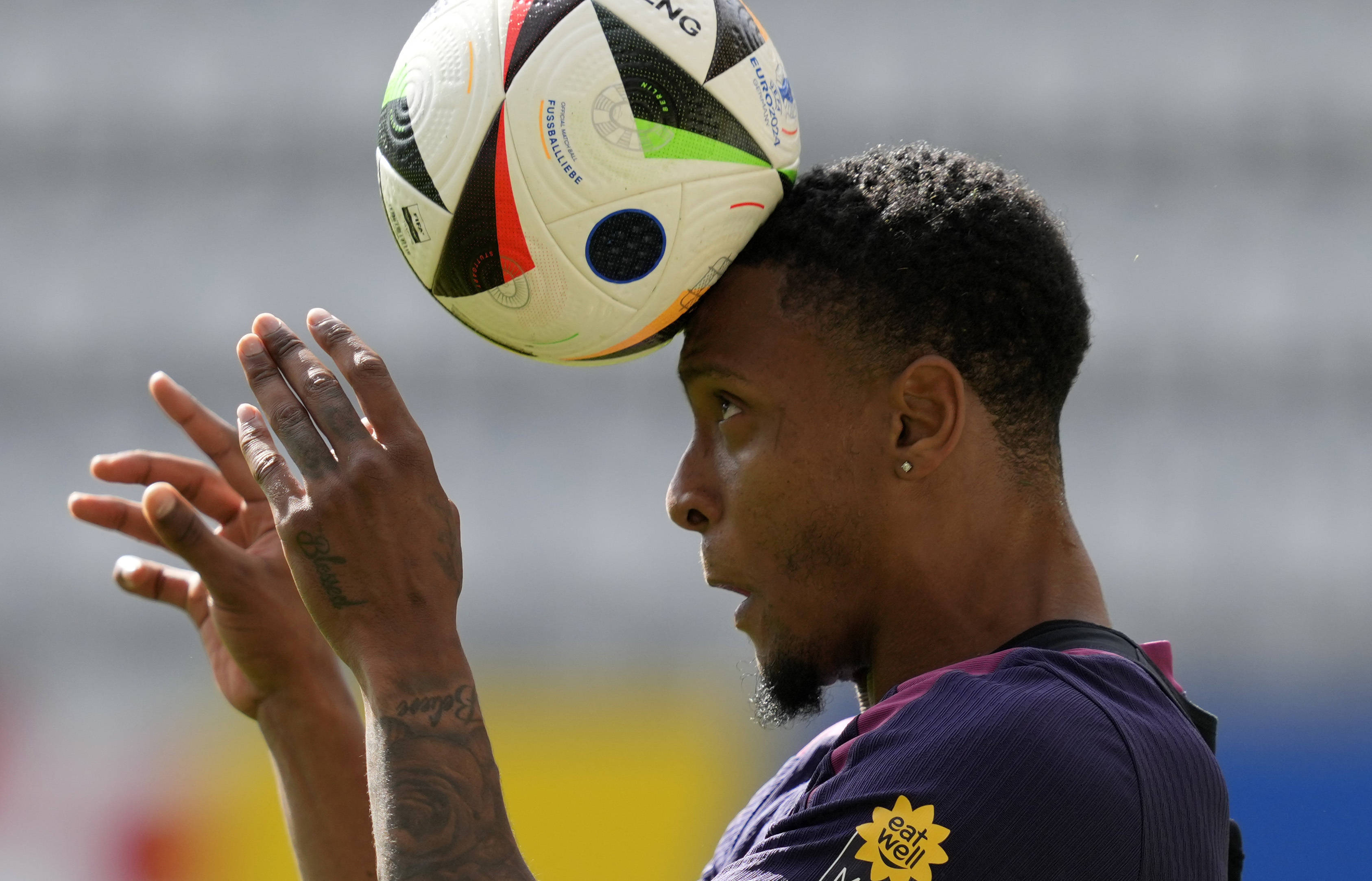 英格兰队在欧预赛比赛中展现实力