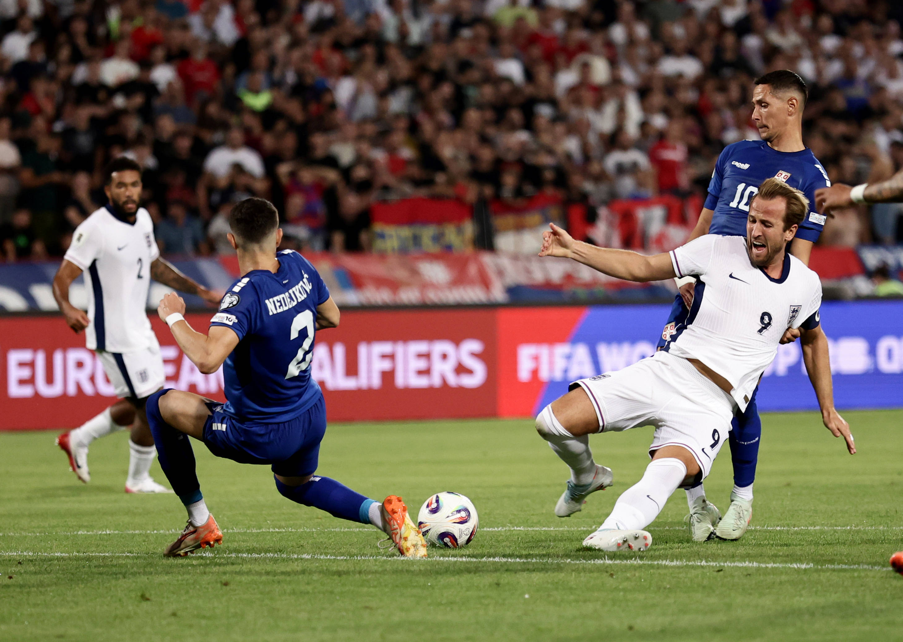 英格兰队在欧预赛比赛中展现实力