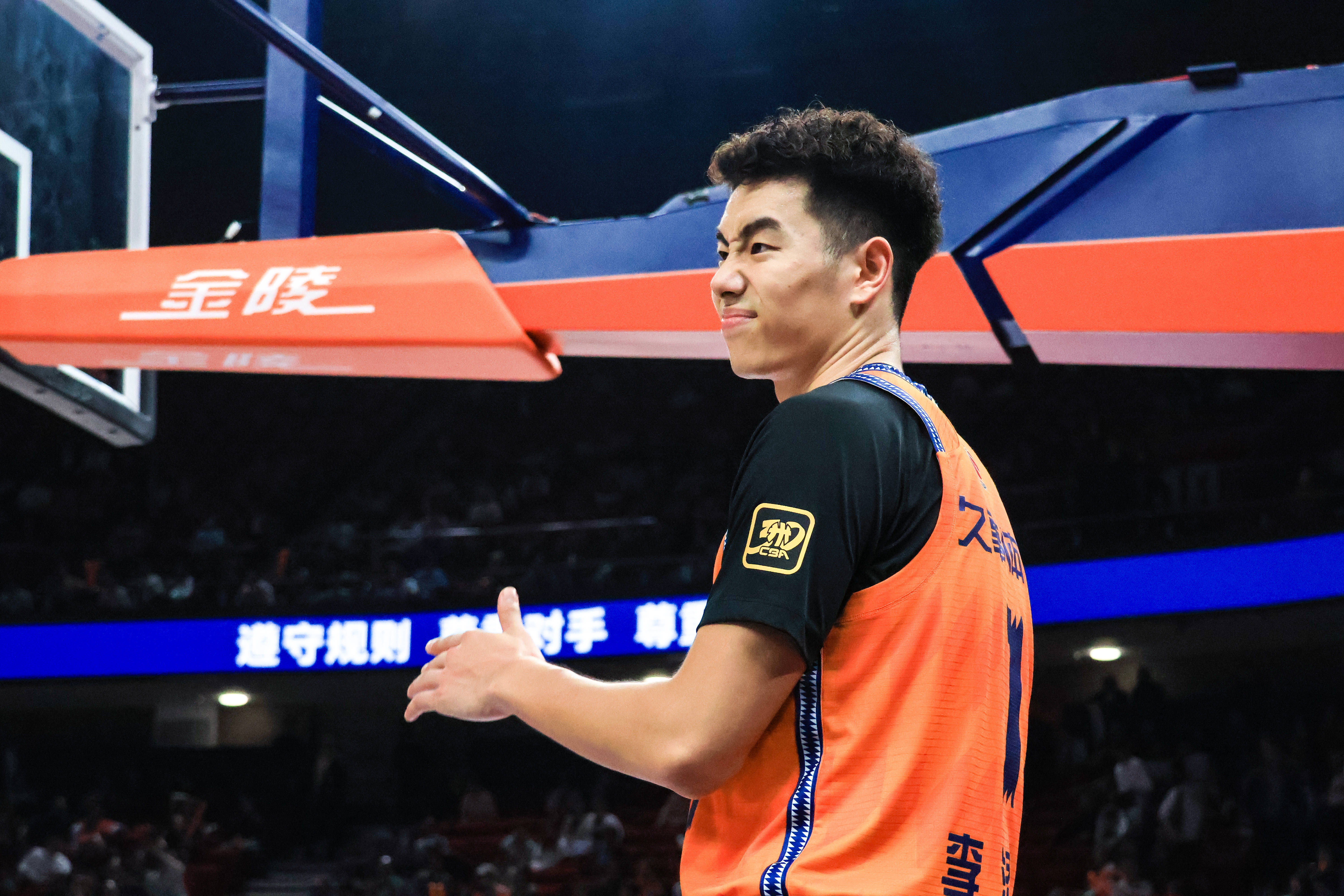 上海男篮主场失利，挑战转型期的简单介绍