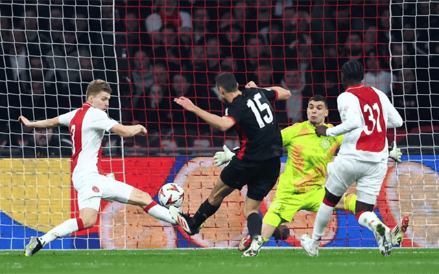 阿贾克斯大胜晋级,豪取欧冠淘汰赛资格 阿贾克斯大胜晋级,豪取欧冠淘汰赛资格