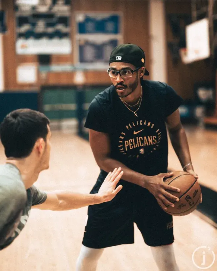 球员在社交媒体上的日常互动和宣传大片的简单介绍 球员在社交媒体上的日常互动和宣传大片的简单介绍