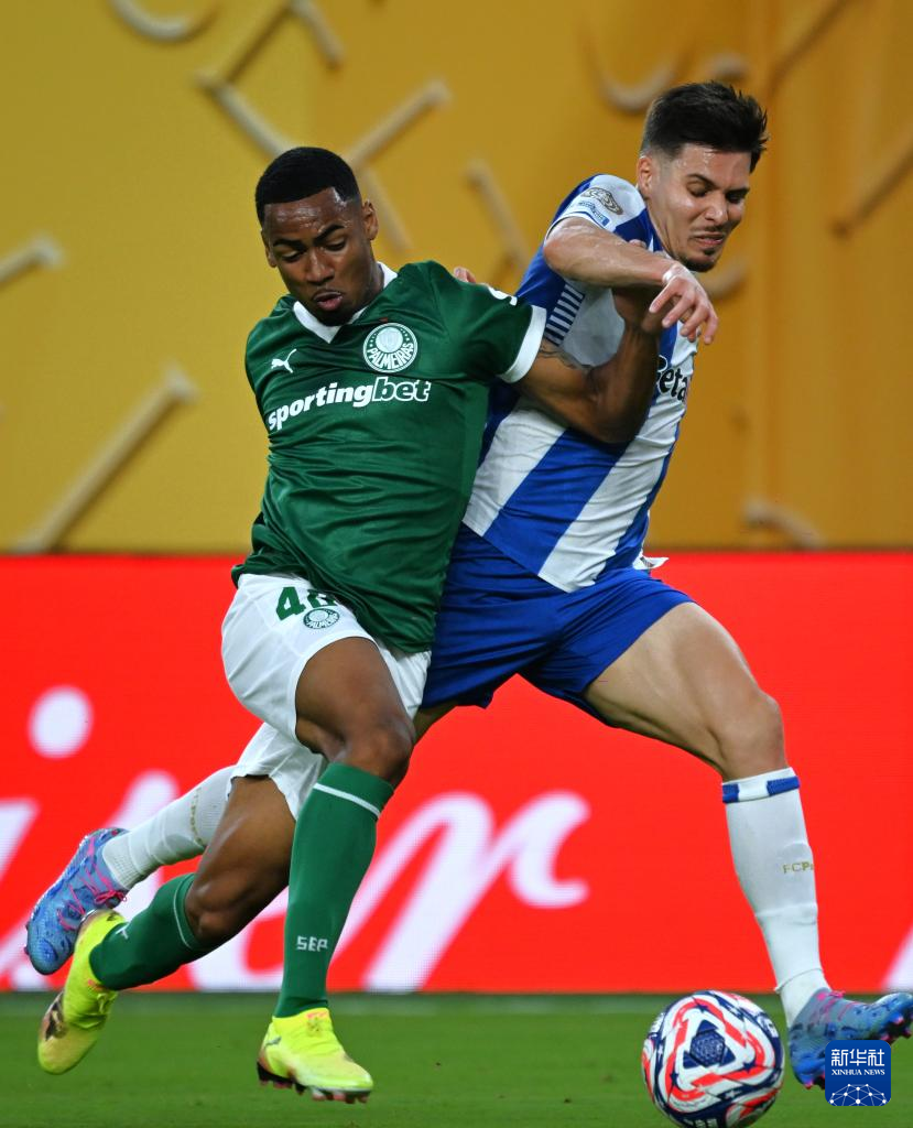 包含帕尔马拉斯战绩平平，客场战胜不易的词条