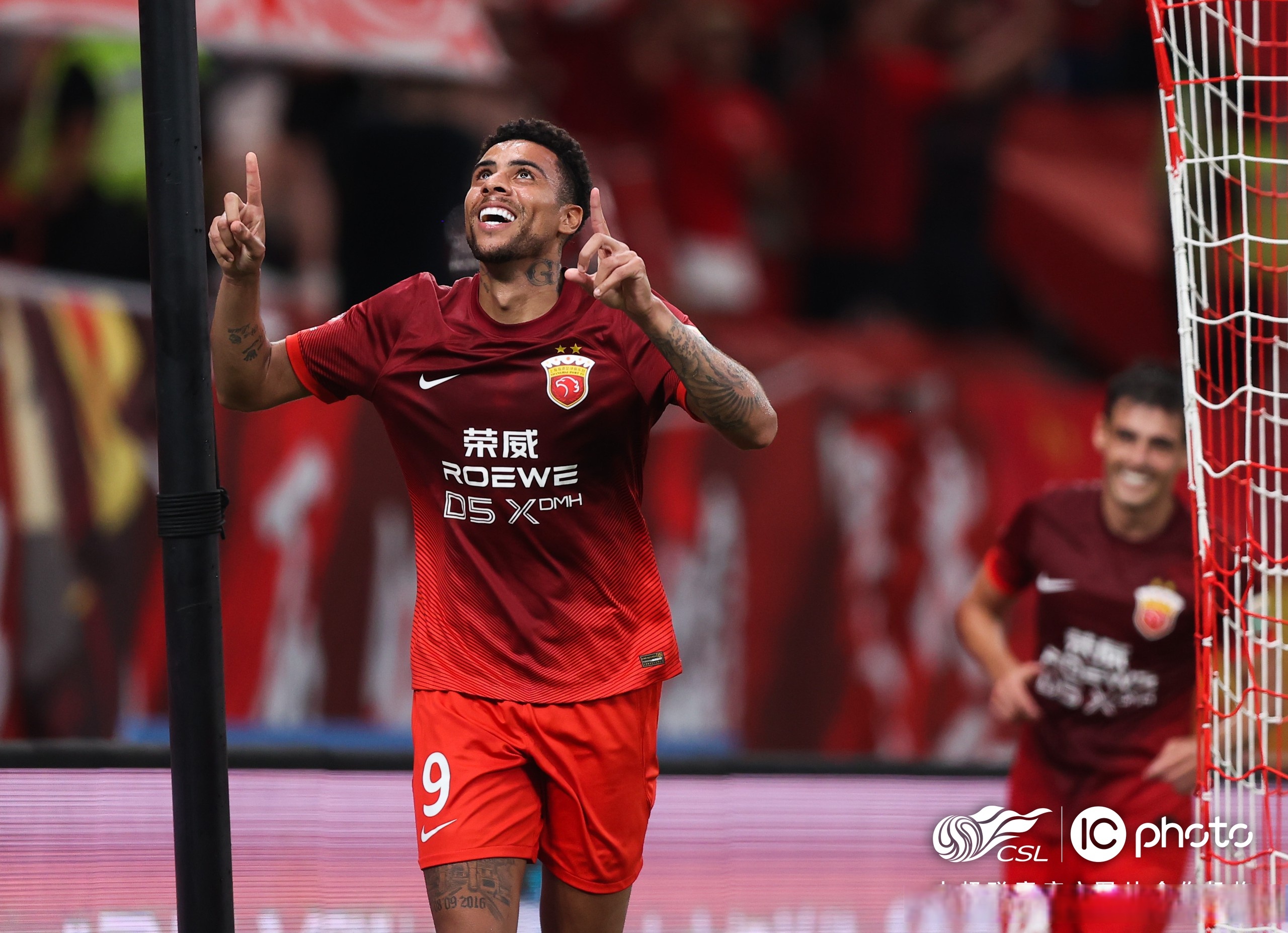 阿森纳球员大秀绝杀技术，帮助球队实现重要胜利的简单介绍