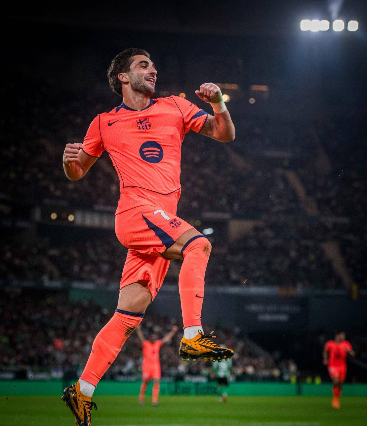 关于巴萨进球高手斩获帽子戏法，决赛非梦！的信息