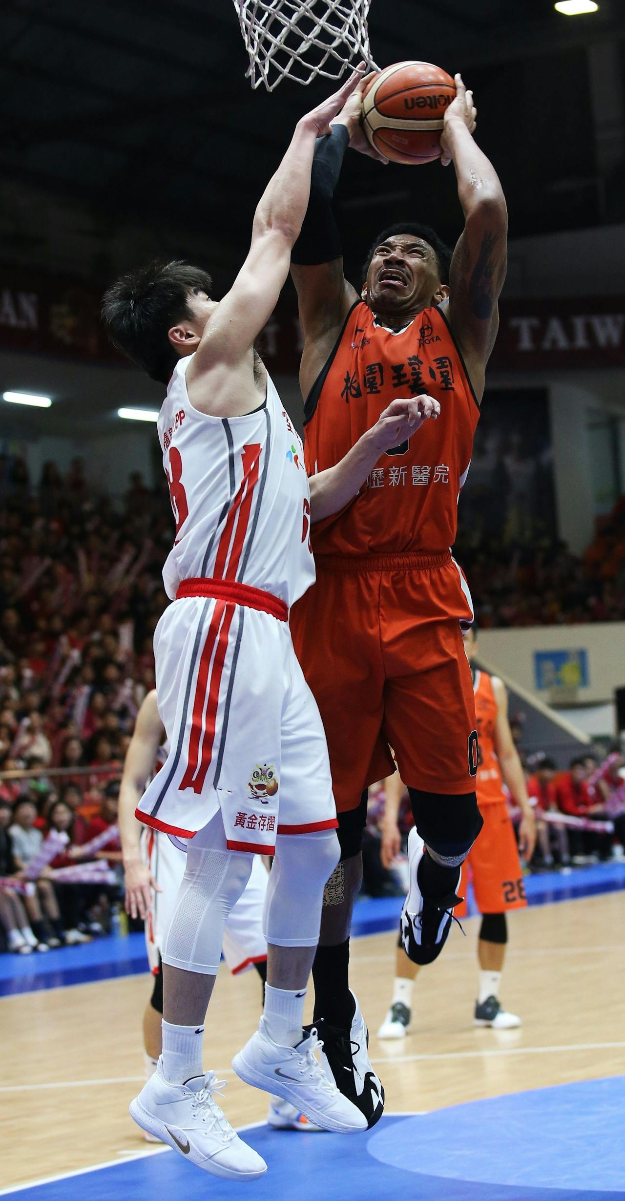 包含篮球世锦赛即将展开，球队紧张备战进行中的词条