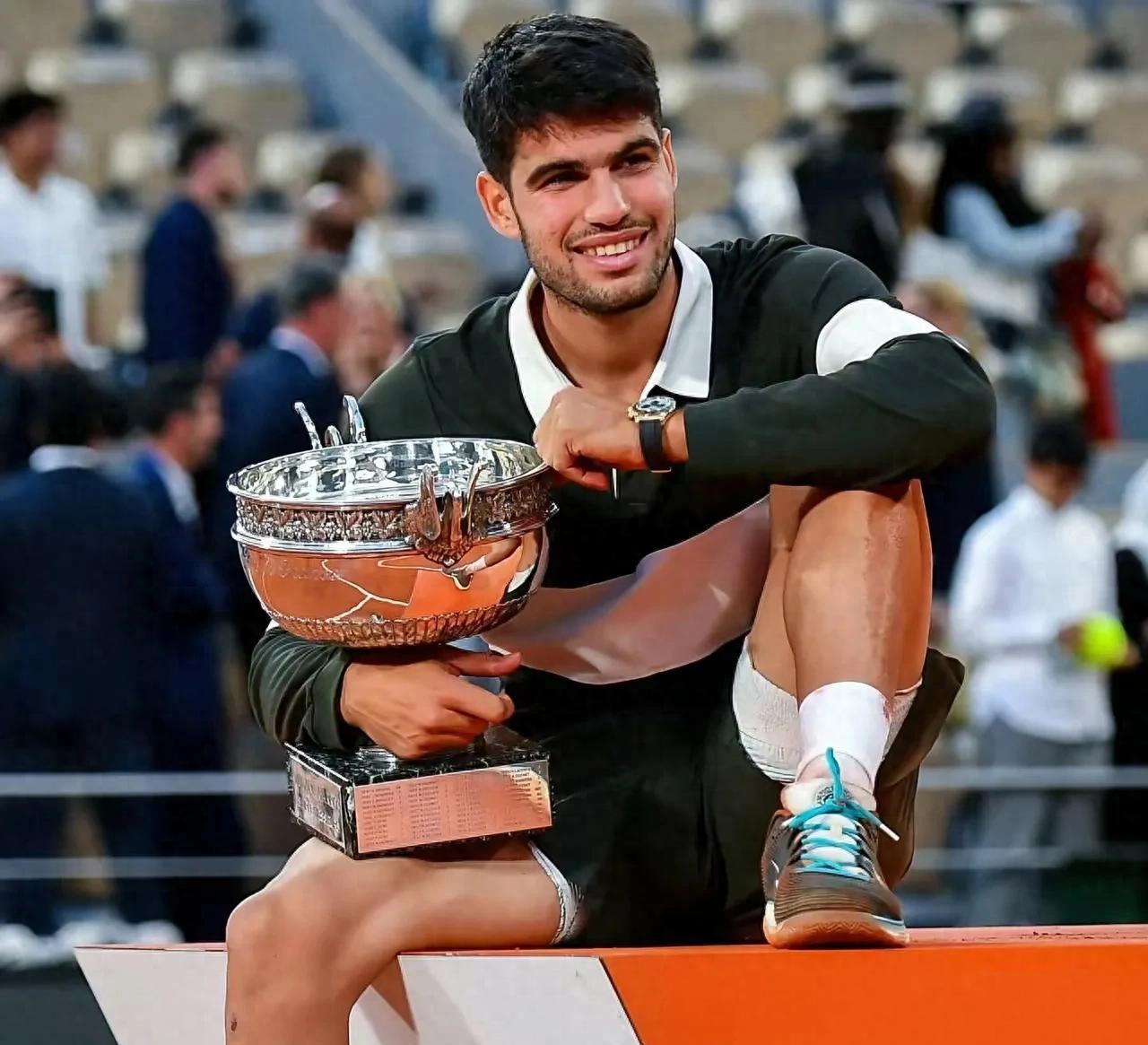 西班牙田径健将刷新纪录夺金的简单介绍