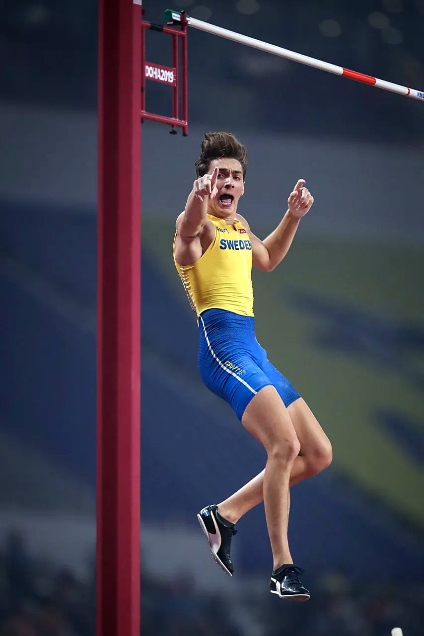 西班牙田径健将刷新纪录夺金的简单介绍